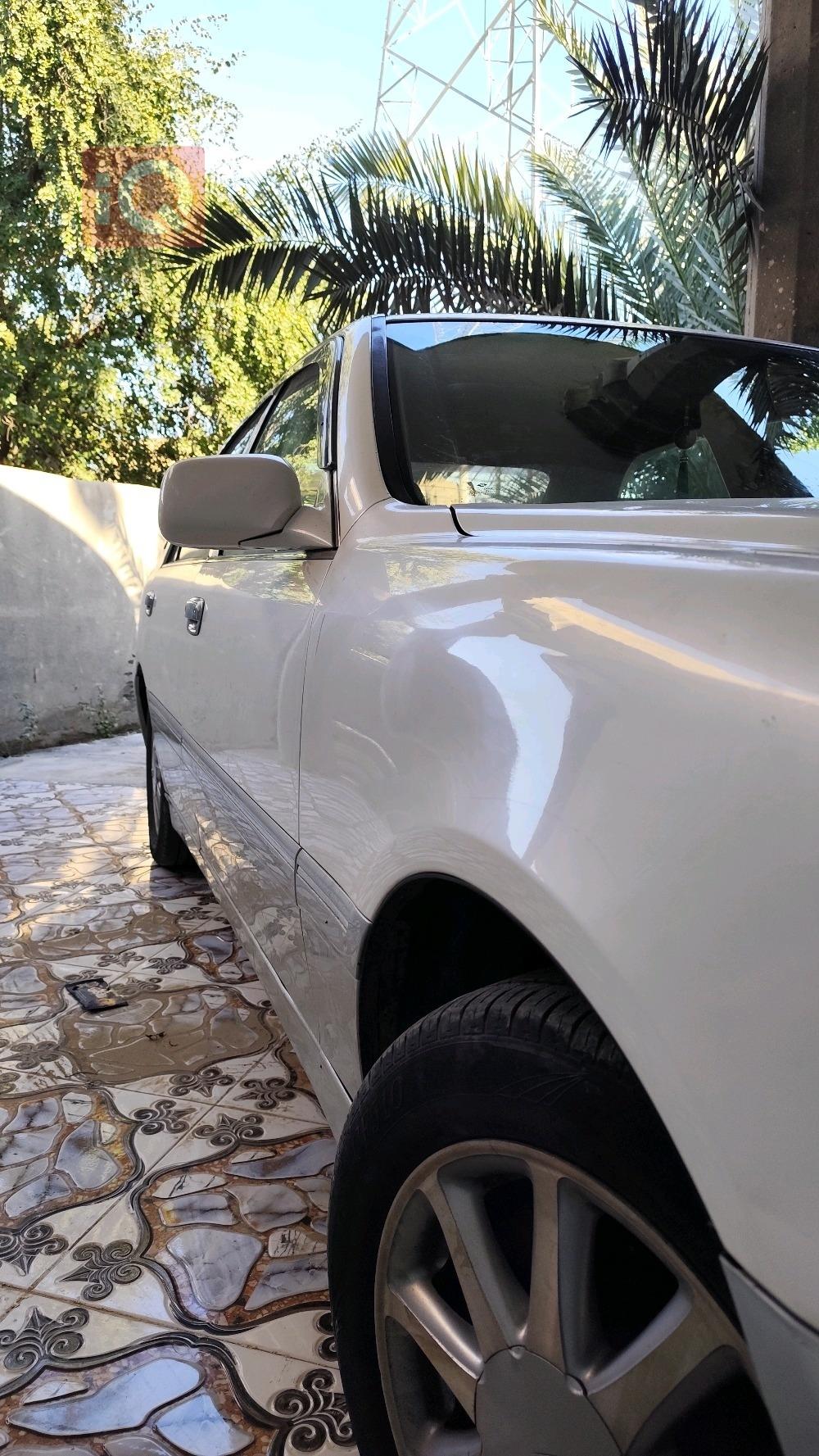 تۆیۆتا کراون